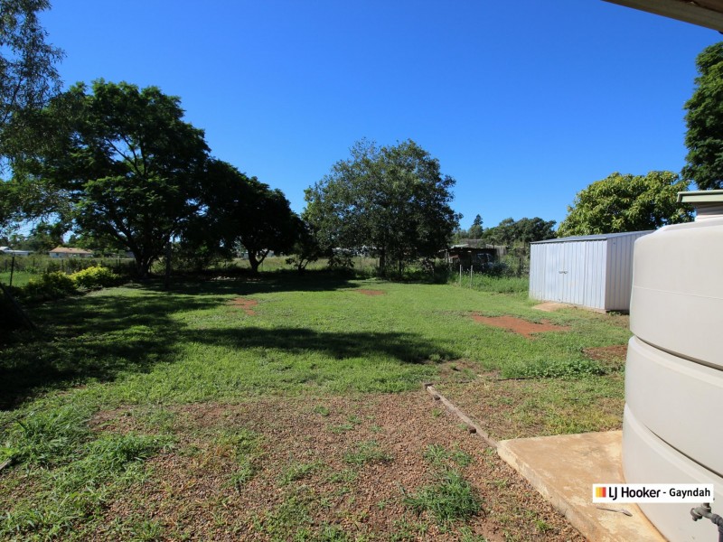 59 Barrow St, Gayndah QLD 4625