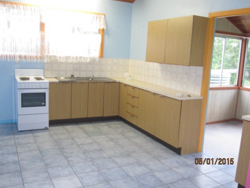 10 Carey St, Gayndah QLD 4625