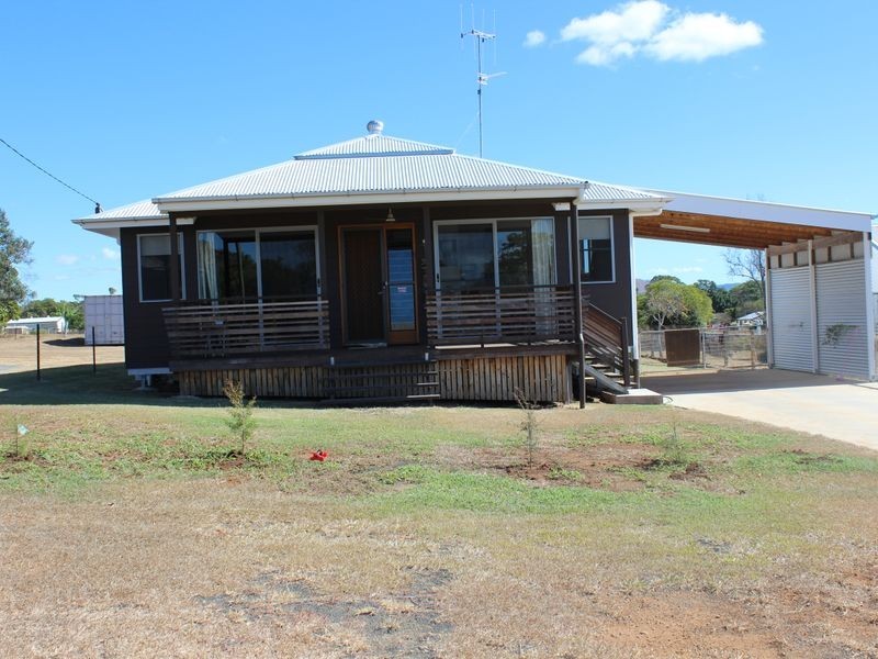 58 Fielding St, Gayndah QLD 4625