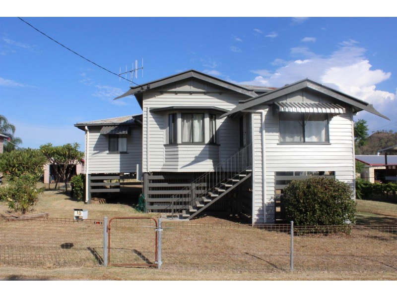 15 Pineapple St, Gayndah QLD 4625