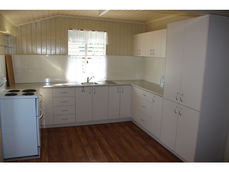 15 Pineapple St, Gayndah QLD 4625