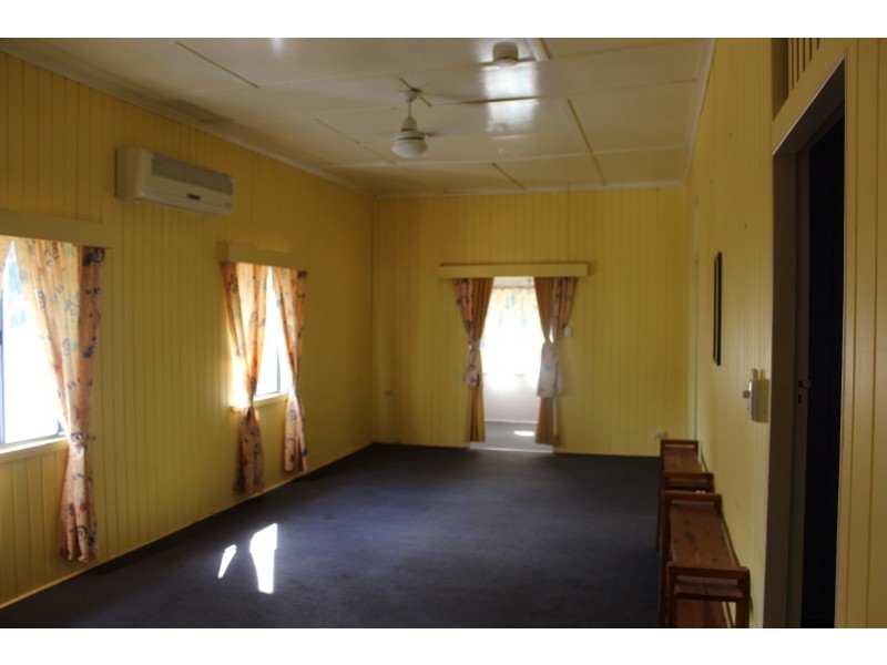 15 Pineapple St, Gayndah QLD 4625