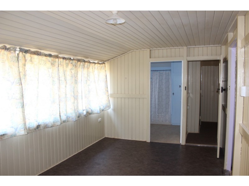 15 Pineapple St, Gayndah QLD 4625