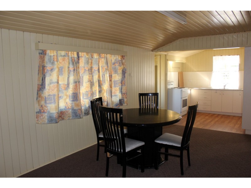 15 Pineapple St, Gayndah QLD 4625