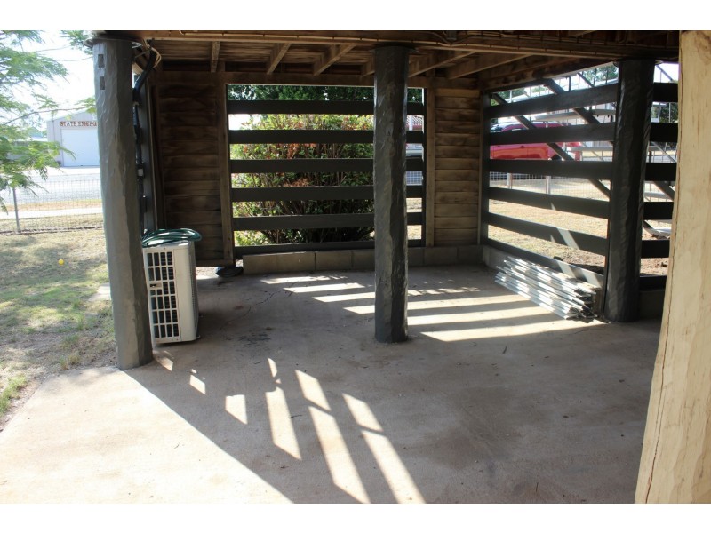 15 Pineapple St, Gayndah QLD 4625