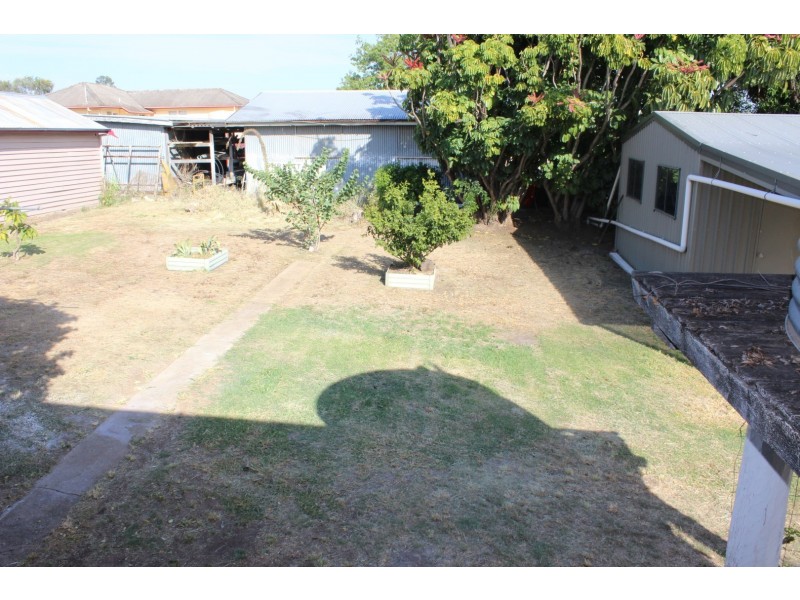15 Pineapple St, Gayndah QLD 4625