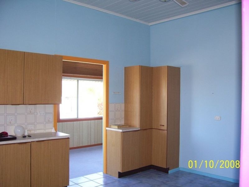 10 Carey St, Gayndah QLD 4625