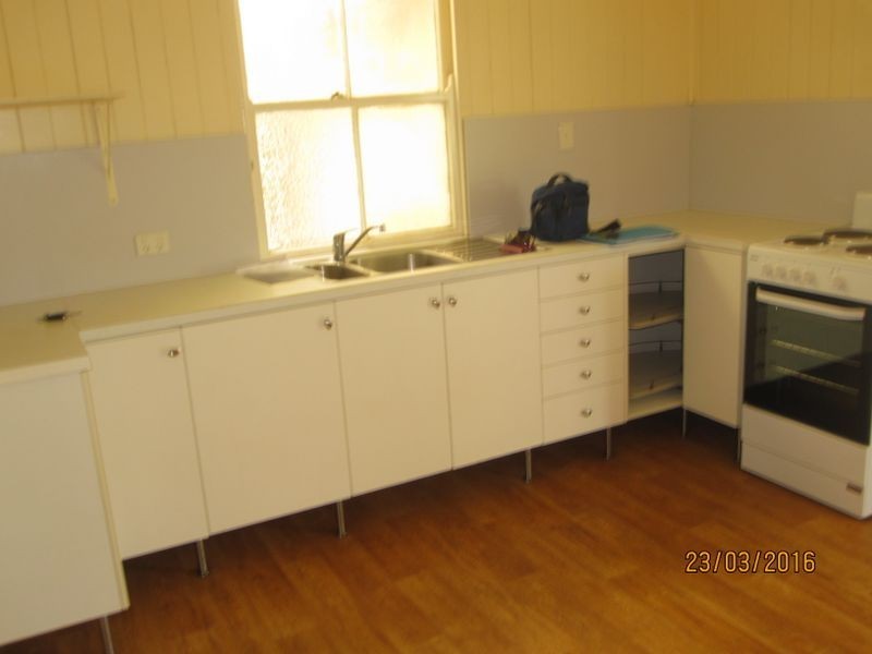 8 Pings Lane, Gayndah QLD 4625