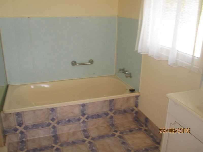 8 Pings Lane, Gayndah QLD 4625