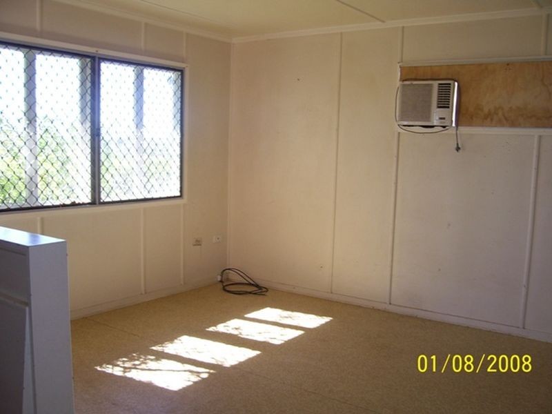 98a Porter St, Gayndah QLD 4625