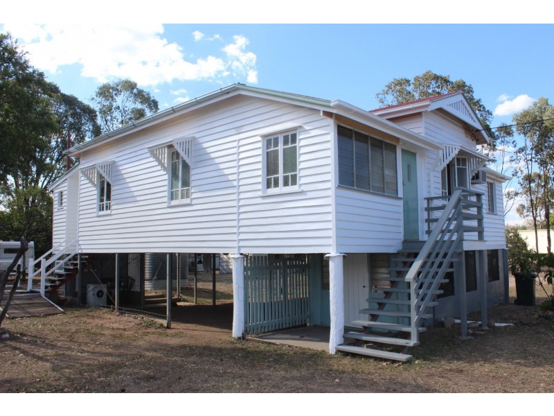 36 Warton Street, Gayndah QLD 4625