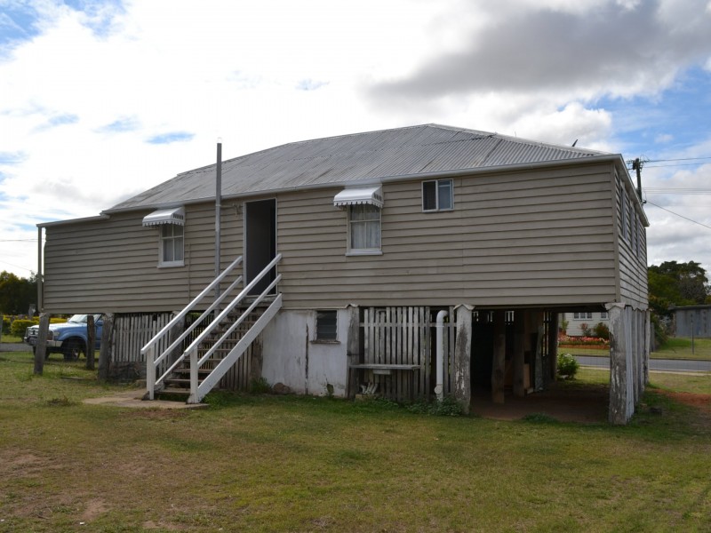 3 Bridge Street, Gayndah QLD 4625