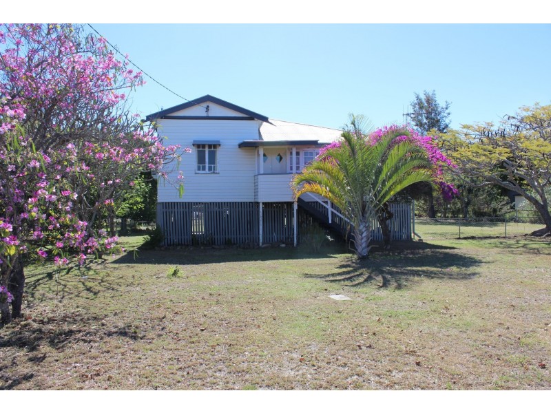 30 Barrow Street, Gayndah QLD 4625