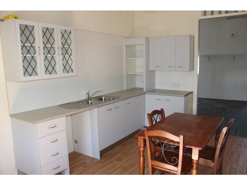 30 Barrow Street, Gayndah QLD 4625