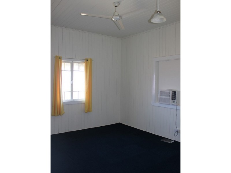 30 Barrow Street, Gayndah QLD 4625