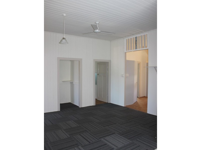 30 Barrow Street, Gayndah QLD 4625