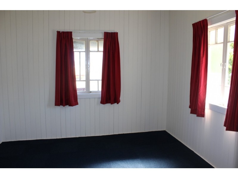 30 Barrow Street, Gayndah QLD 4625