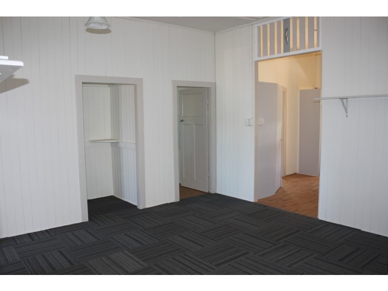 30 Barrow Street, Gayndah QLD 4625