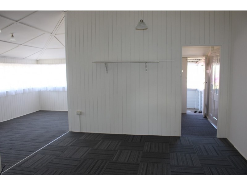 30 Barrow Street, Gayndah QLD 4625