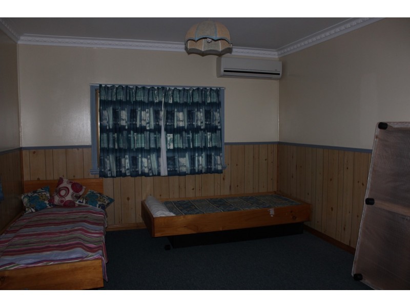 8 Pearson Street, Mount Perry QLD 4671