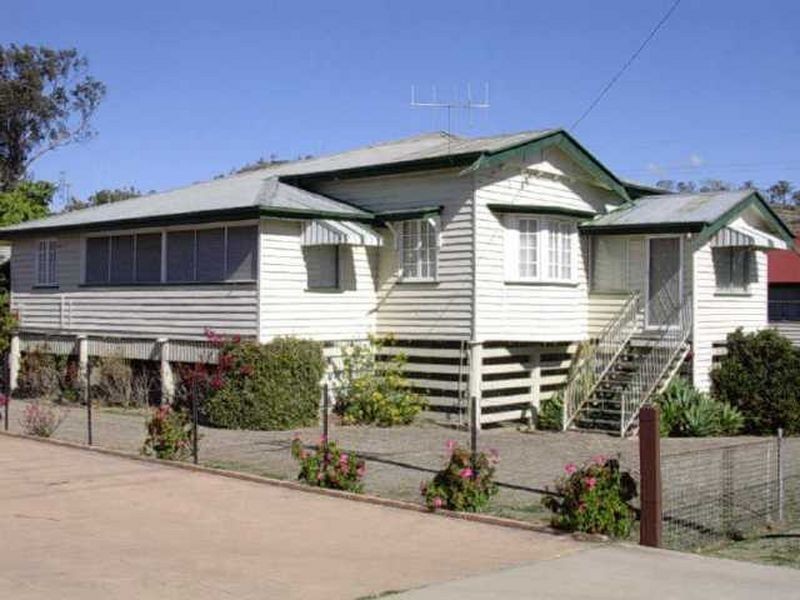 15 Pineapple St, Gayndah QLD 4625