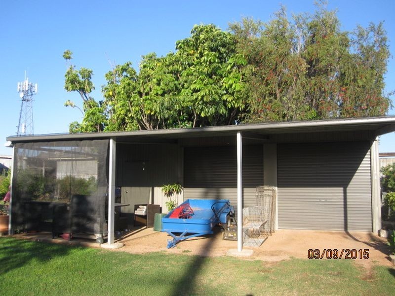 15 Pineapple St, Gayndah QLD 4625