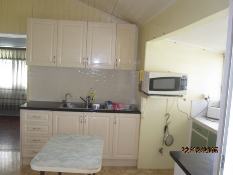 11 Pineapple Street, Gayndah QLD 4625