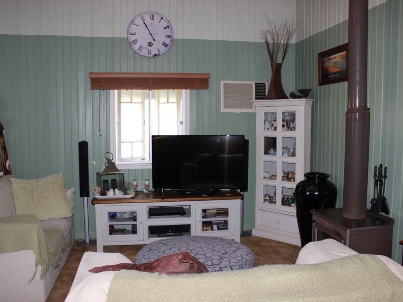 28 South Street, Gayndah QLD 4625