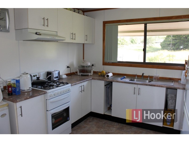 19 Donelly Street, Mount Perry QLD 4671