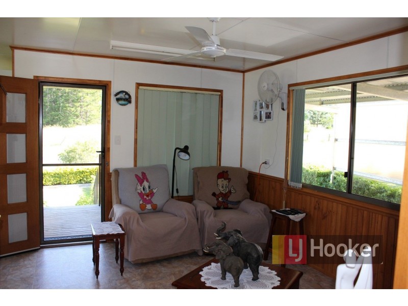 19 Donelly Street, Mount Perry QLD 4671