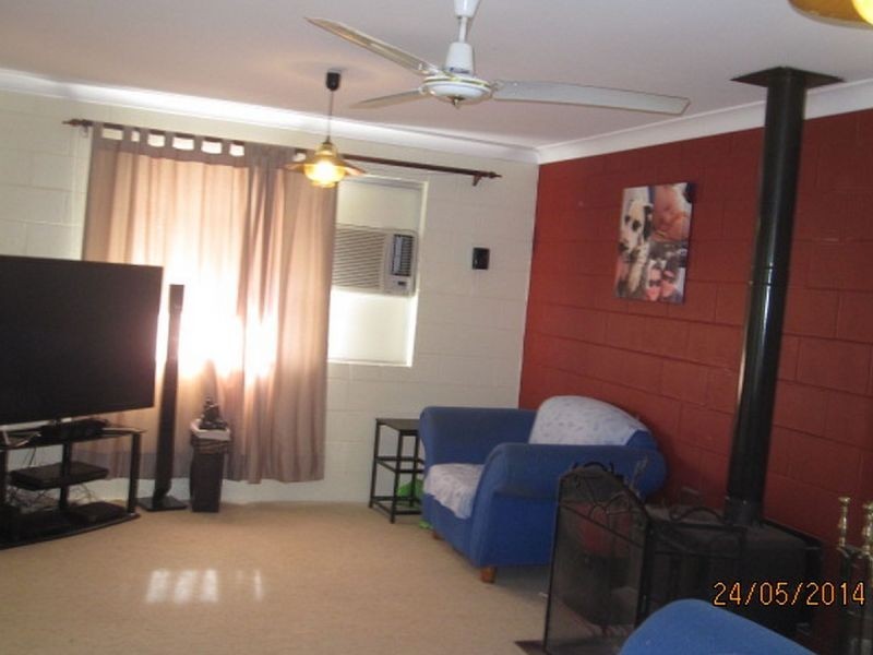 11 Donelly Street, Mount Perry QLD 4671