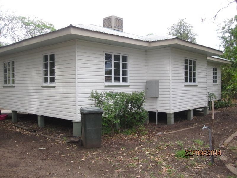 15-17 Old Maryborough Rd, Gayndah QLD 4625