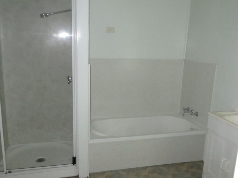 15-17 Old Maryborough Rd, Gayndah QLD 4625