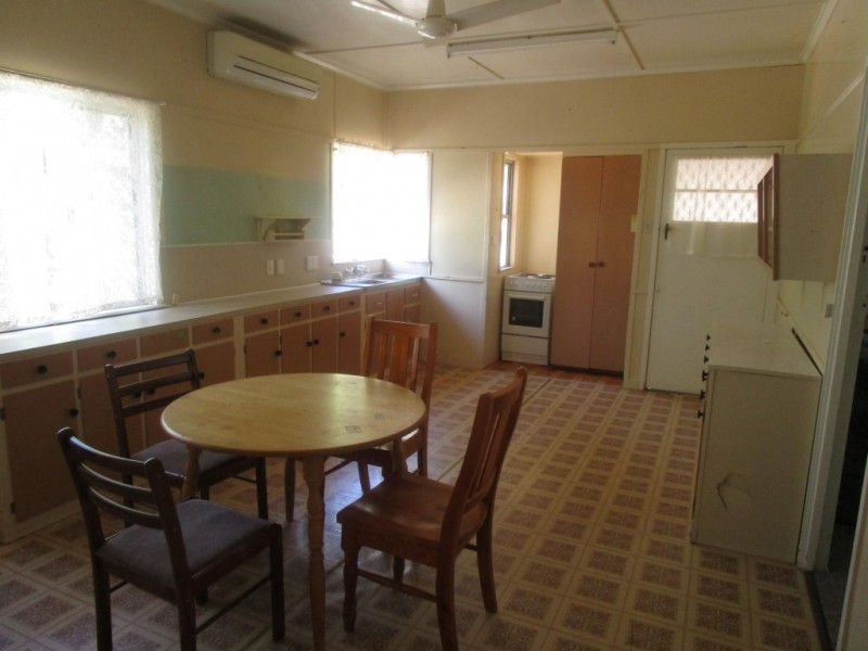 54 Porter Street, Gayndah QLD 4625