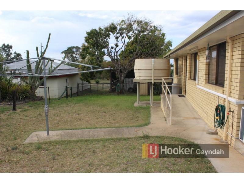 36 Pineapple Street, Gayndah QLD 4625