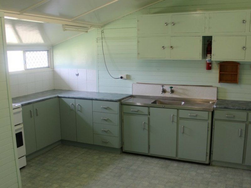 11 Arthur Street, Gayndah QLD 4625