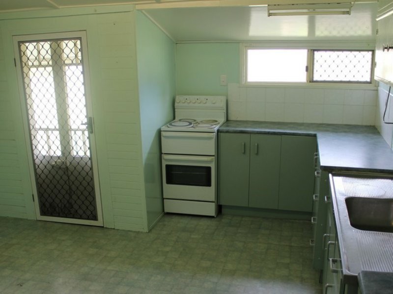 11 Arthur Street, Gayndah QLD 4625