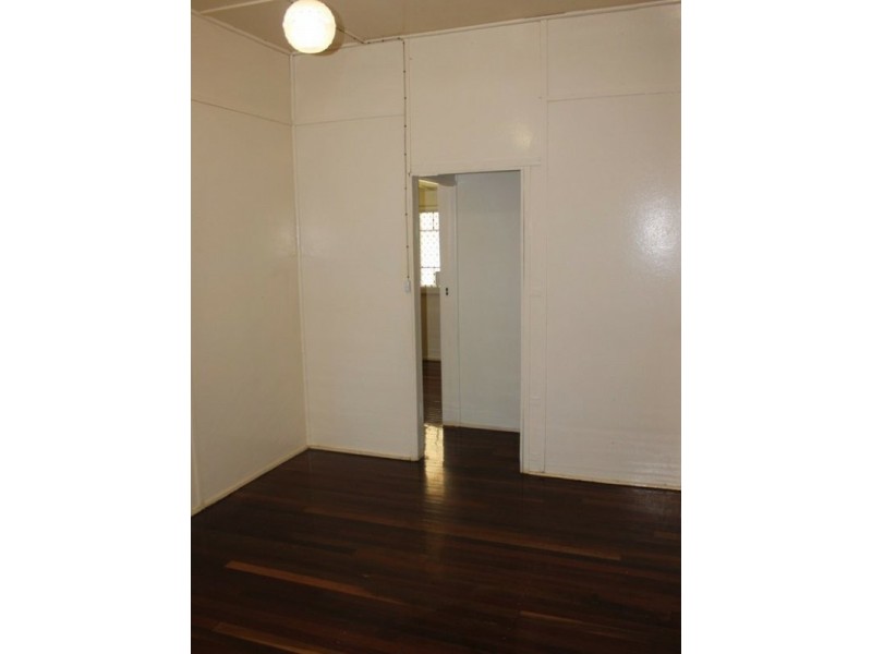 11 Arthur Street, Gayndah QLD 4625