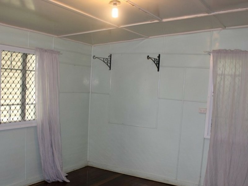 11 Arthur Street, Gayndah QLD 4625