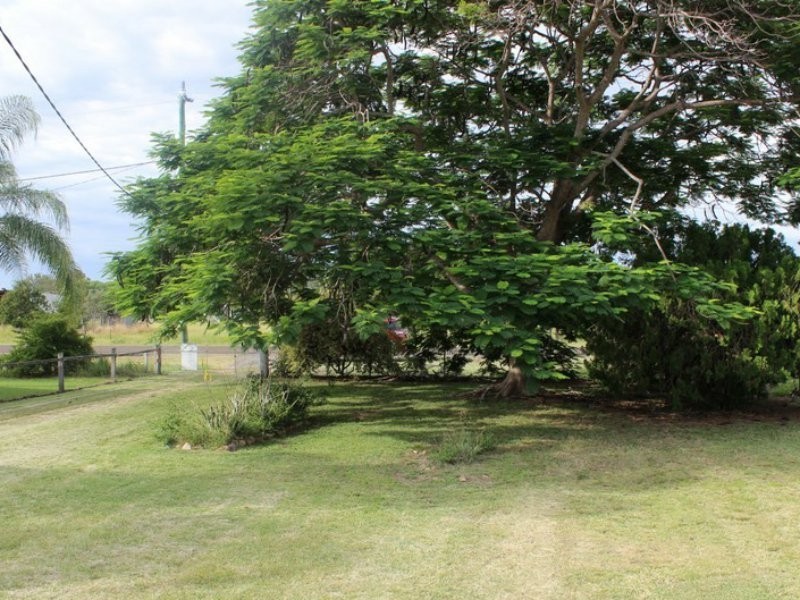 11 Arthur Street, Gayndah QLD 4625