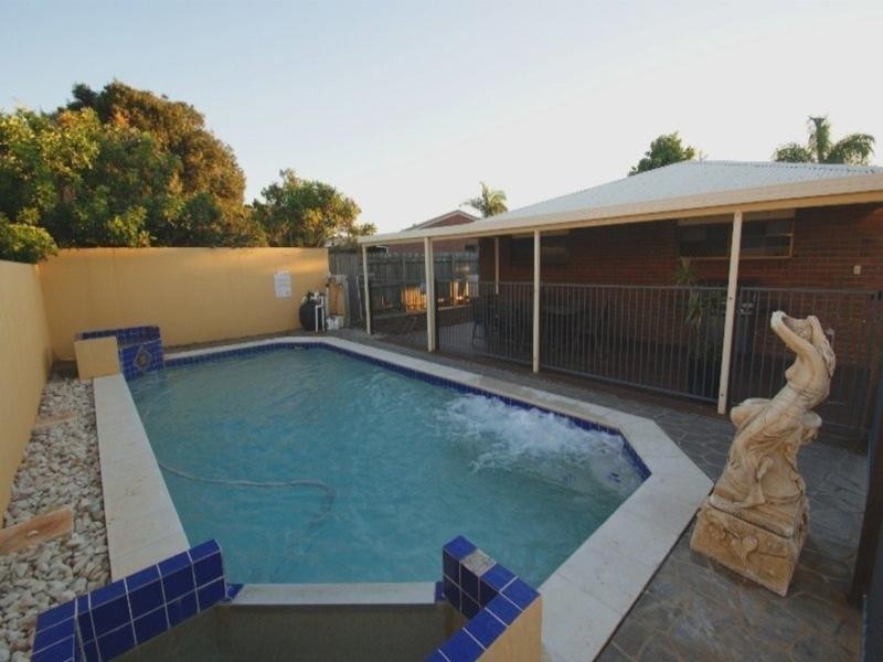 23 Hilltop Parade, Avoca QLD 4670