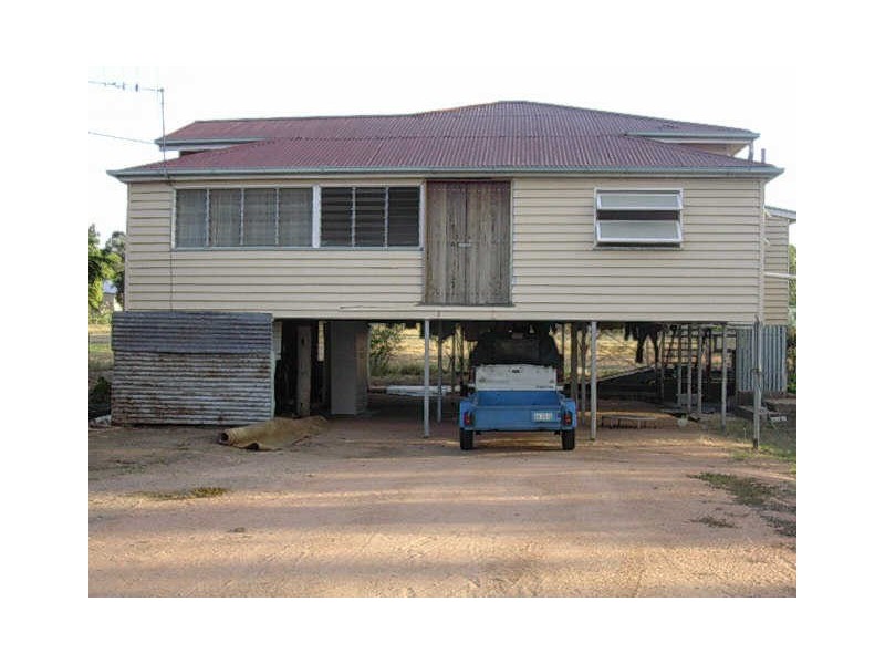 36 Warton Street, Gayndah QLD 4625