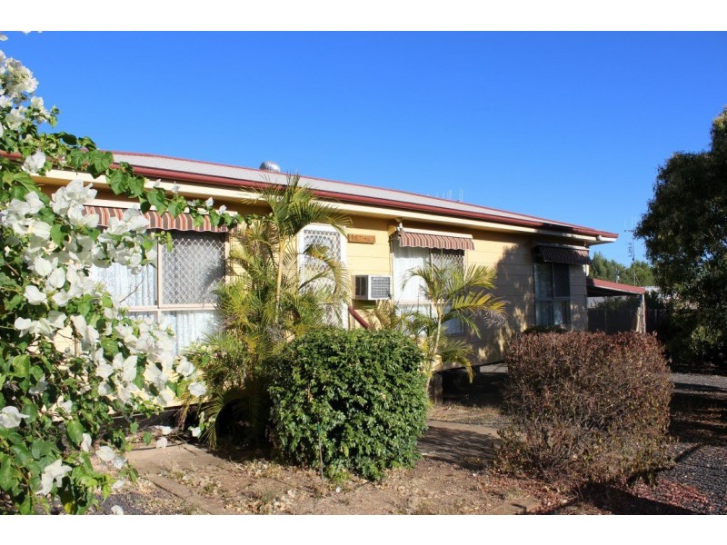 8 Oxford Street, Gayndah QLD 4625