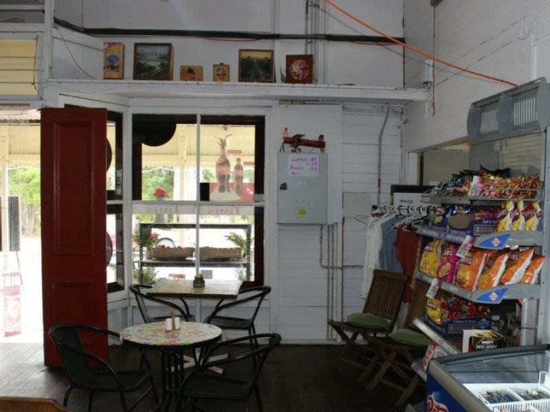 84 Heusman St, Mount Perry QLD 4671