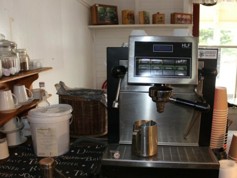 84 Heusman St, Mount Perry QLD 4671