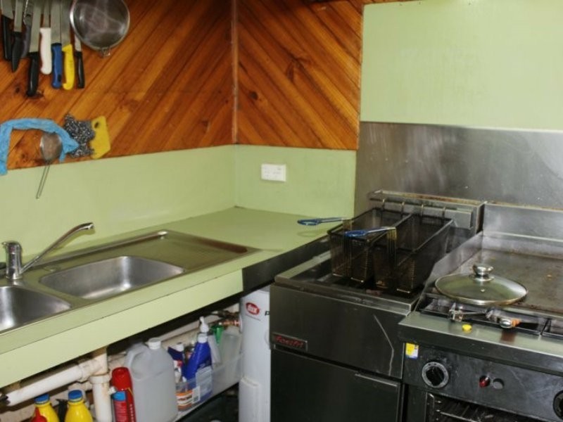 84 Heusman St, Mount Perry QLD 4671