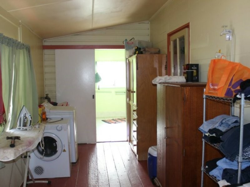 84 Heusman St, Mount Perry QLD 4671