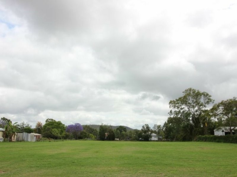 94 Meson St, Gayndah QLD 4625