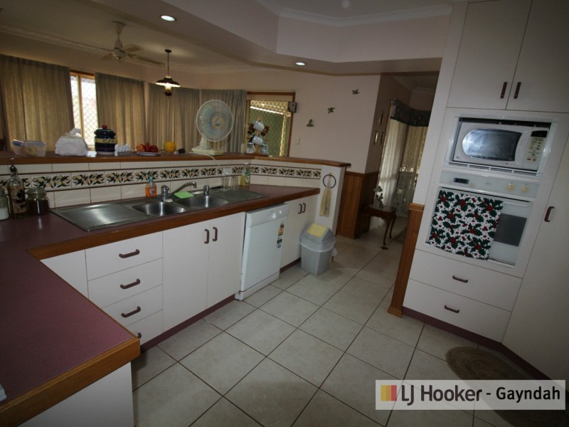 8 Richard Street, Biggenden QLD 4621