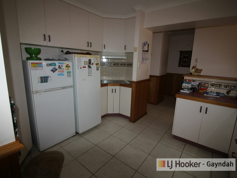 8 Richard Street, Biggenden QLD 4621